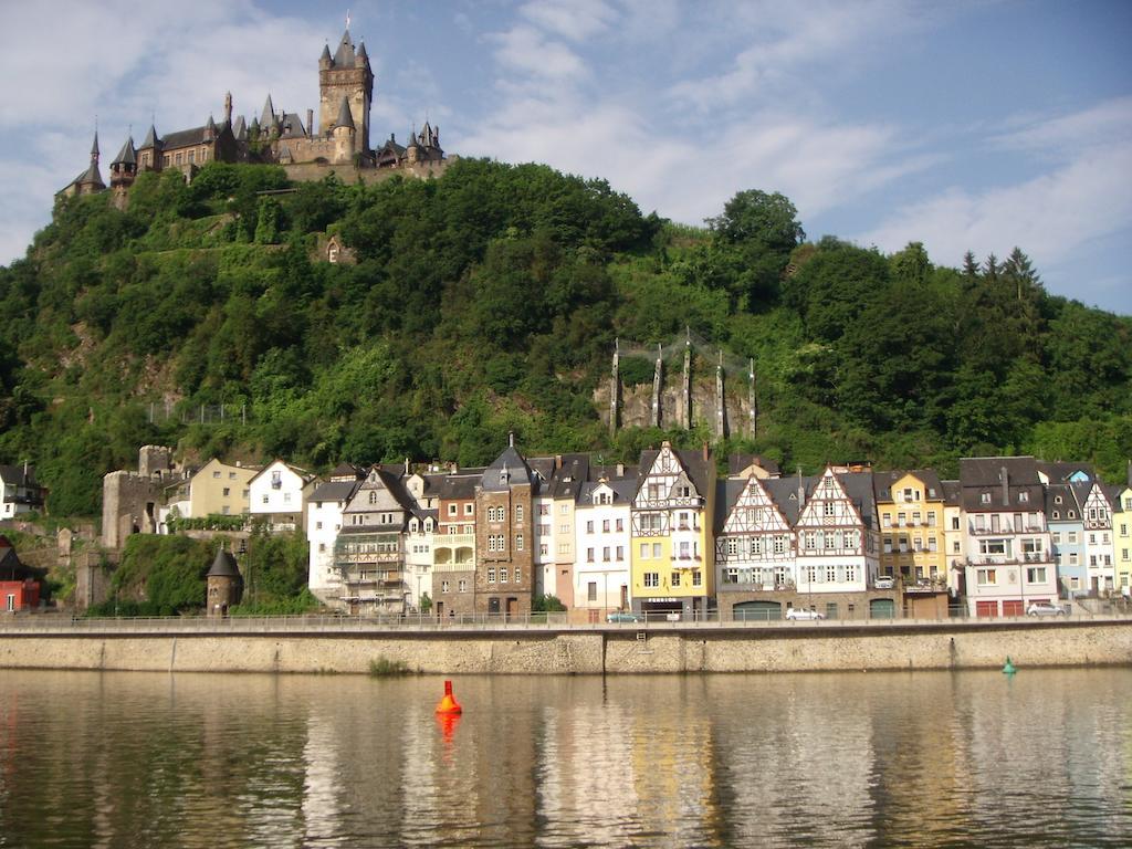 Haus Burgfrieden Cochem Hotel Luaran gambar